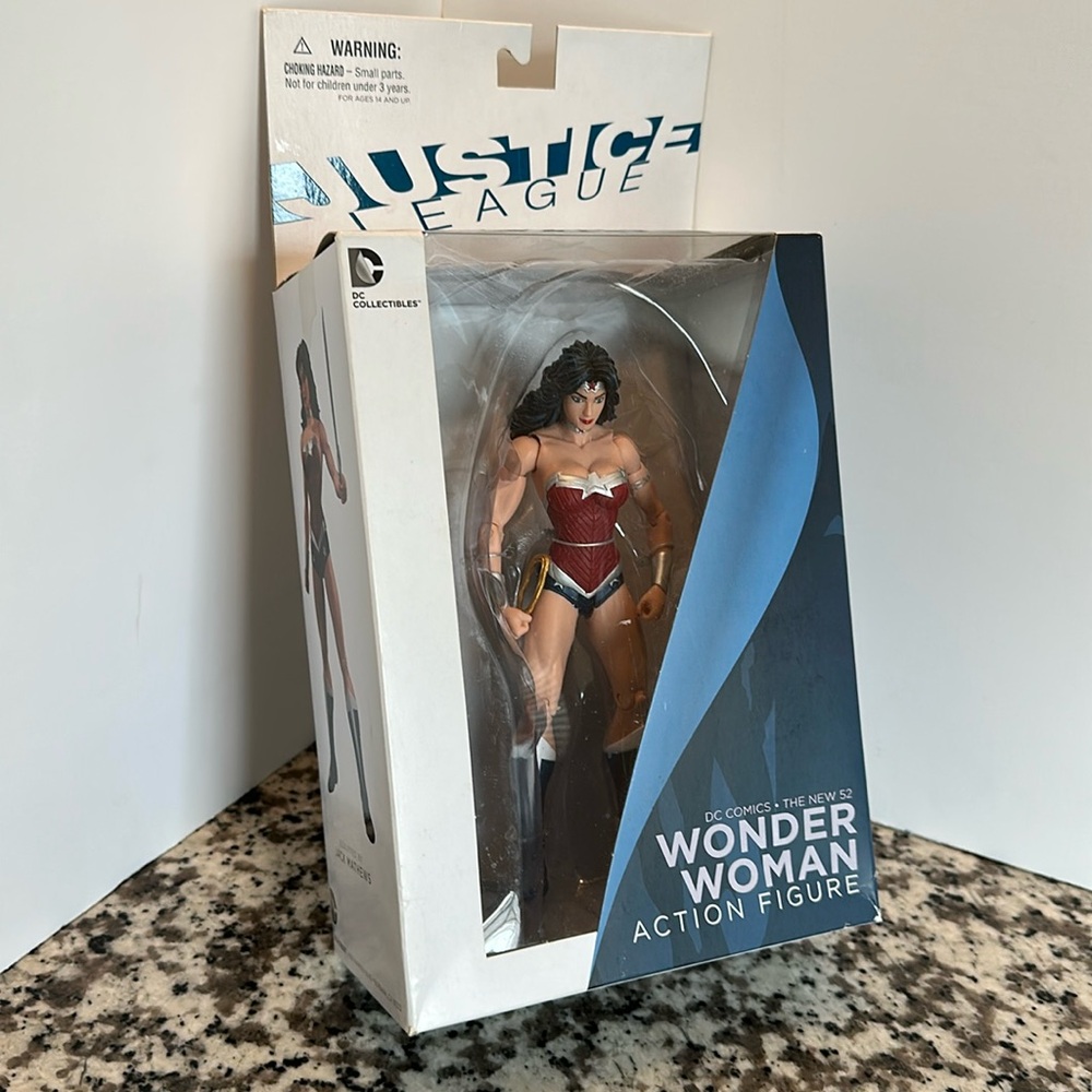 Wonder Woman Action Figure Justice League New 52 DC Collectibles NEW